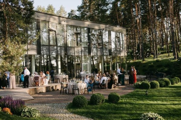 Skaidri Kėdė Queen (nuoma)