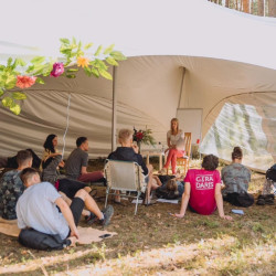 Crown Tent XL (rent) Crown Tent XL (rent)